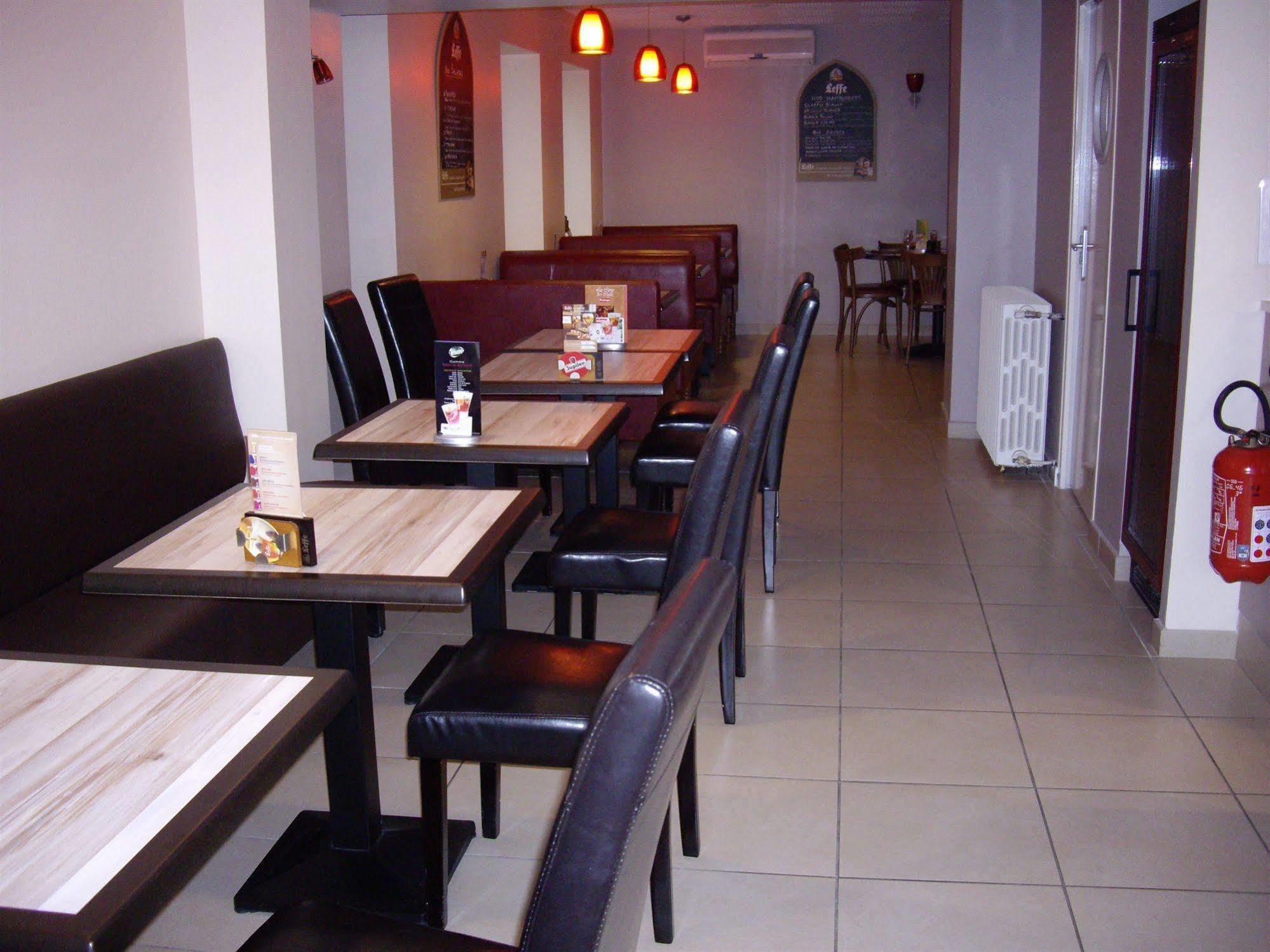 Logis-Hotel & Restaurant Le Carnot Hotel Bolbec